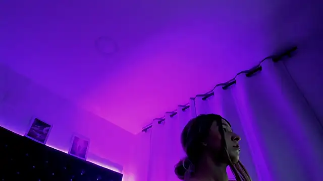 BellaRogen Live XXX chat