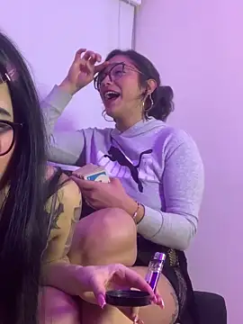 Chat +18 de LilithMonette ao vivo