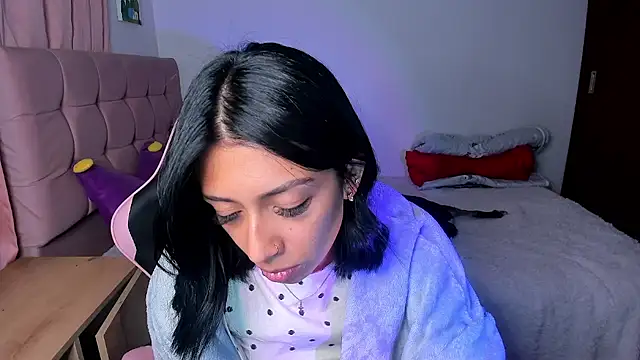 Bellacatx Adlı Modelin Canlı XXX Sohbeti