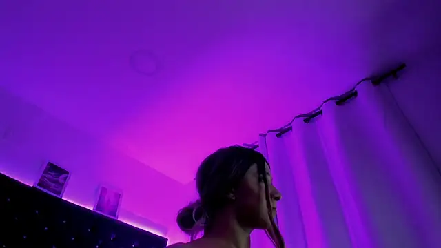 BellaRogen Live XXX chat