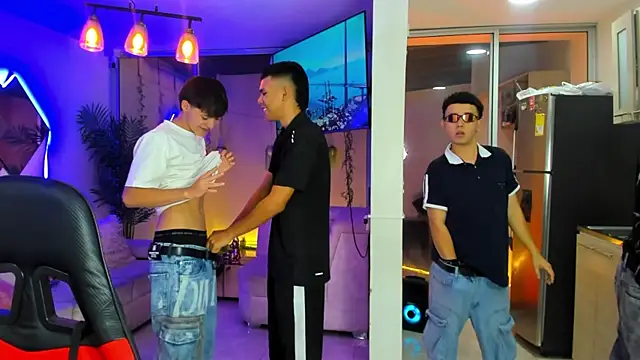 Houseofwarrios Adlı Modelin Canlı XXX Sohbeti