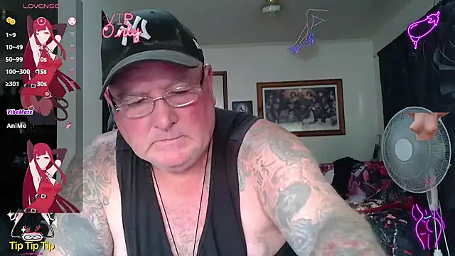 KINKYBLUEYES69 Show in webcam