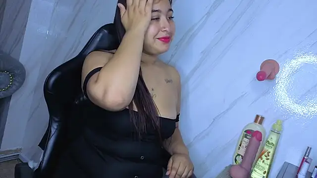 Czat XXX na żywo – Lunafemme_tf