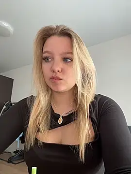 bettyloveu Adlı Modelin Web Kamerası Şovu