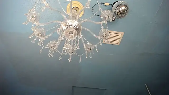 ADRIANNA_FOXのライブXXXチャット