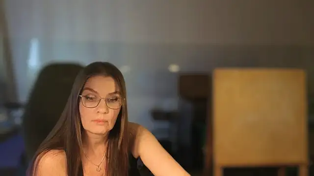 Вебкам-шоу NoNudeElie