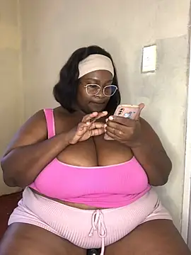 bustytitsxxx's Live XXX Chat