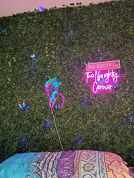 RenaThickAss Chat XXX in diretta