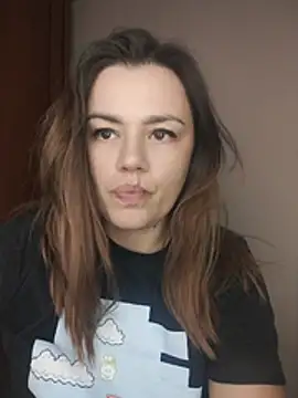 XXX chat uživo modela KrissSexi