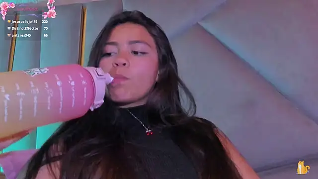 KimDevinne's Live XXX Chat