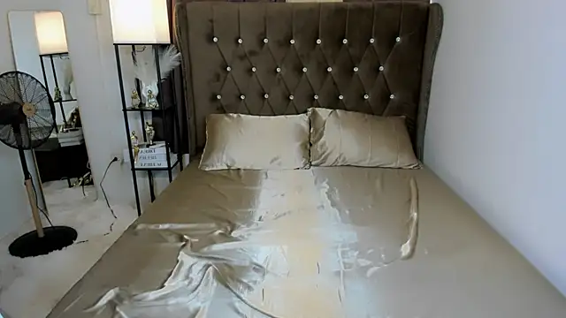 Lars_empress Pertunjukan Webcam