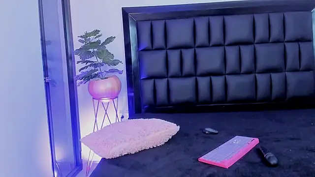 mia_roosee1: απευθείας συνομιλία ΧΧΧ