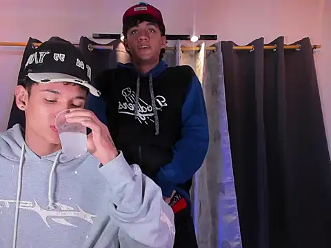 Show modela paradisewellnigth na web-kameri