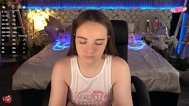 FoxyShyのライブXXXチャット