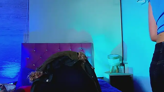 Živý XXX chat Sary_LittleSmiles