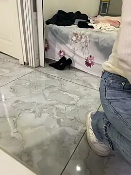 aiye666: διαδικτυακό σόου στην κάμερα