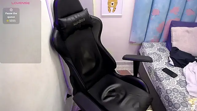 AAA_WHITEn Webbikameraesitys