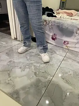 aiye666: διαδικτυακό σόου στην κάμερα