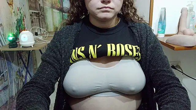 curly_greeneyed's Live XXX Chat