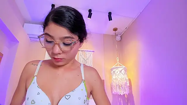 DulceAnngelのライブXXXチャット