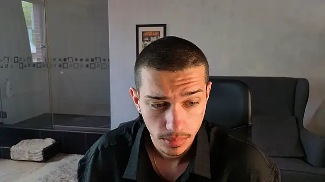 دردشة KaydenDrew الجنسية المباشرة