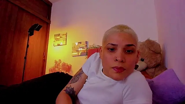 Czat XXX na żywo – Charlee_pink