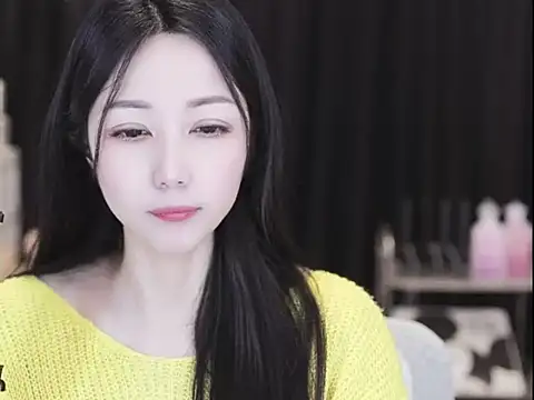 Chatroom XXX en direct de Nuyoah-77