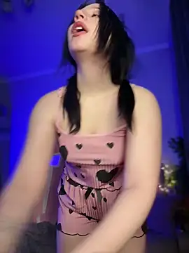 YourLittleDevil Live XXX-Chat