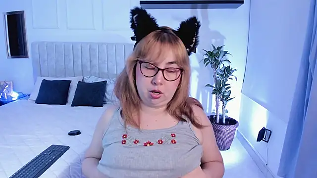 Онлайн чат XXX chloe_prg