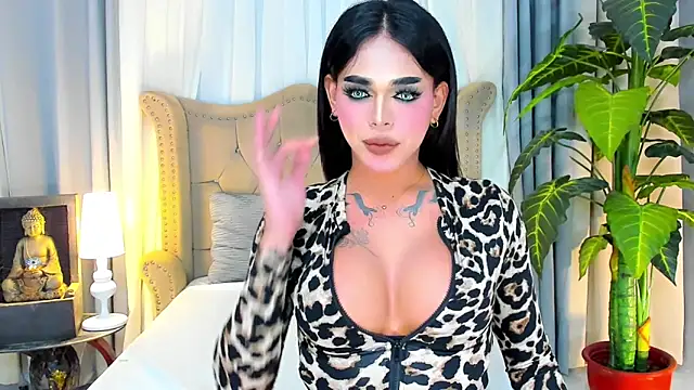 MochaliciousTransOnTop Chat XXX in diretta