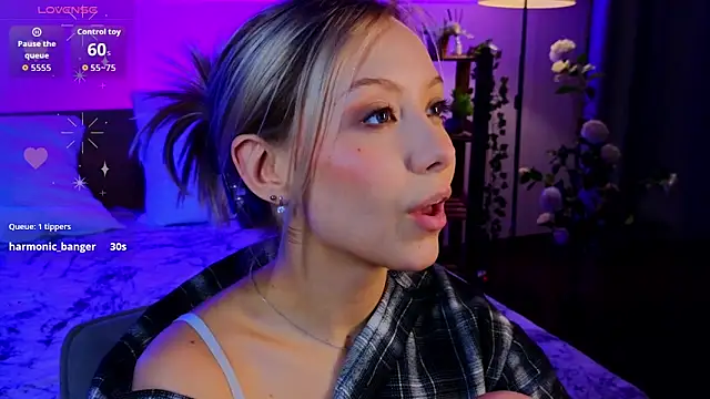 LumMina's Live XXX Chat