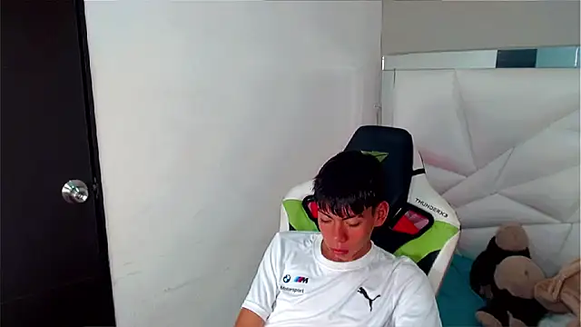 Pertunjukan Kamera Web Liarr_