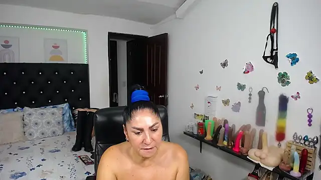 mature_bigboobs10's Webcam Show