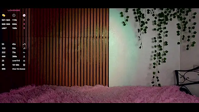 Quinavelle 现场XXX聊天