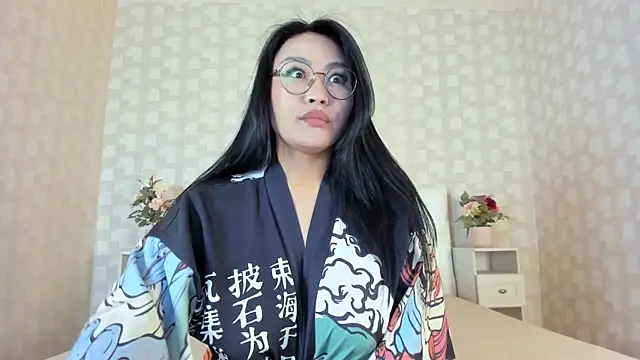 NatsumiHun's Live XXX Chat