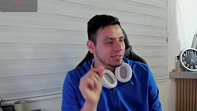 Pokazy przed kamerką – Rick_Adams