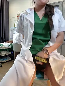 secretly_masturbating Show Webcam