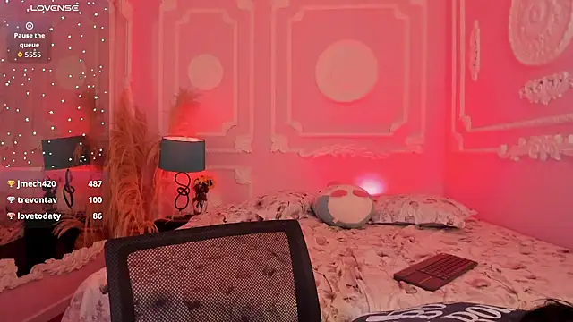 Kat_VonDe's Live XXX Chat