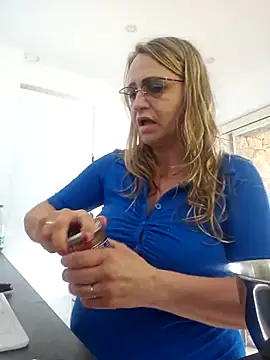 Онлайн чат XXX BLONDKICIA1