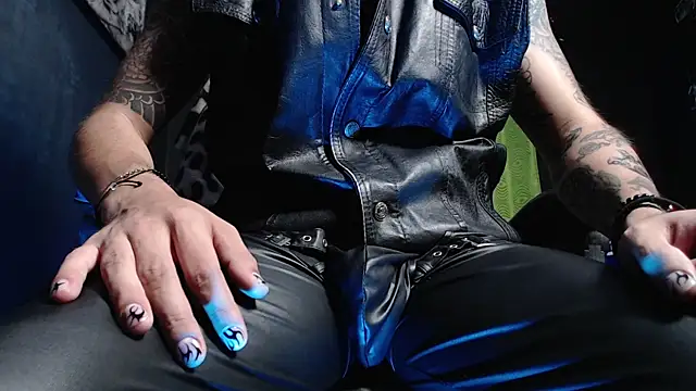 Dicaprioo_: διαδικτυακό σόου στην κάμερα