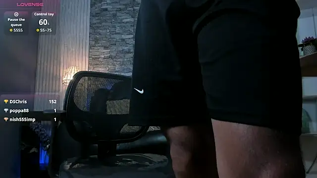 zack_joness18 Show in webcam