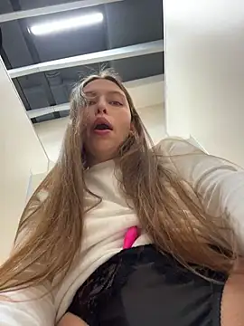 XXX chat uživo modela LeiaMood