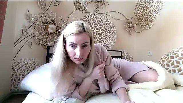 Yourrealgirl's Live XXX Chat