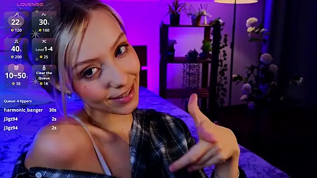 LumMina's Webcam Show