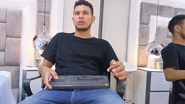 NohaBrooks – Kamerová šou