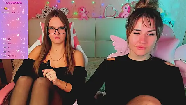 hotty_girls_here Show Webcam