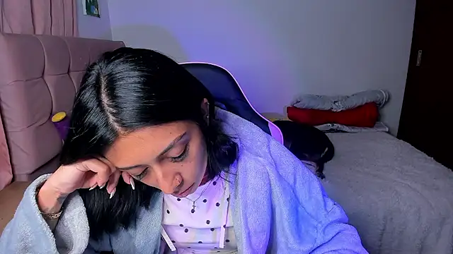 Bellacatx: онлайн-секс-чат