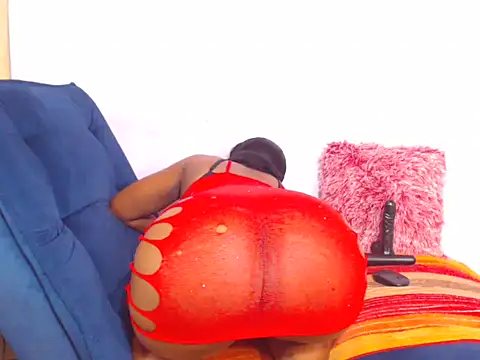 SexyButterflyxx Adlı Modelin Canlı XXX Sohbeti