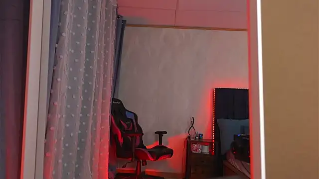 LucyDeLuca Chat XXX live