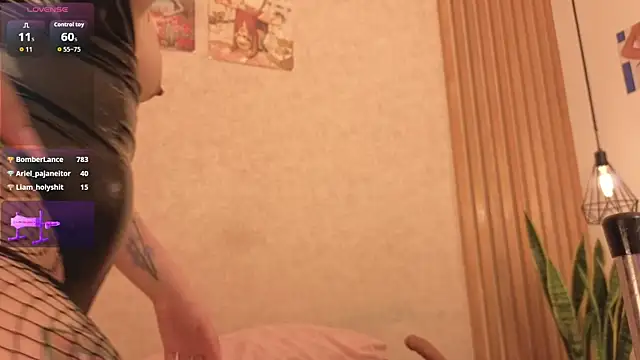 Chat +18 de miaa_hunt ao vivo